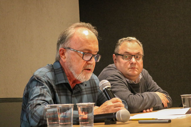 Prof. Dr. Antônio Ruzza (Centro Universitário Assunção) e Prof. Dr. Carlos Eduardo Lobo durante o encerramento da I Jornada Acadêmica de História.
