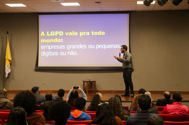 A Lei Geral de Proteção de Dados (LGPD) foi o tema da primeira palestra da I Jornada de Administração e Ciências Contábeis.