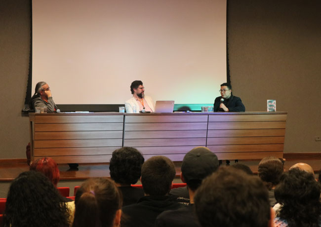Douglas Barros e Professores no palco do Assunção.