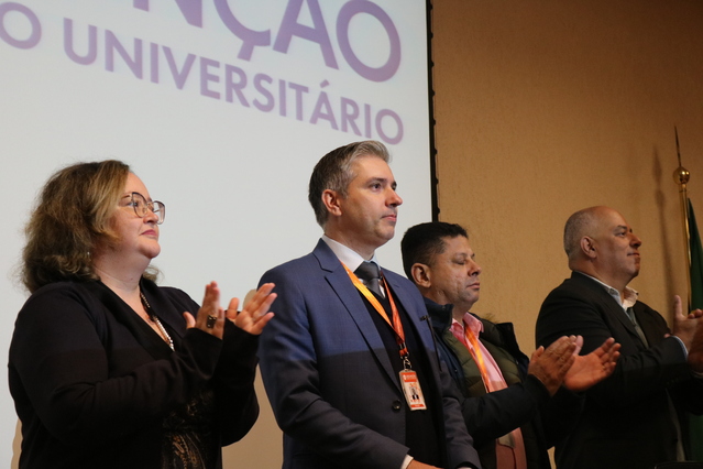 Professores do Assunção durante abertura do evento