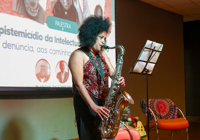 Apresentação musical também fez parte do evento.