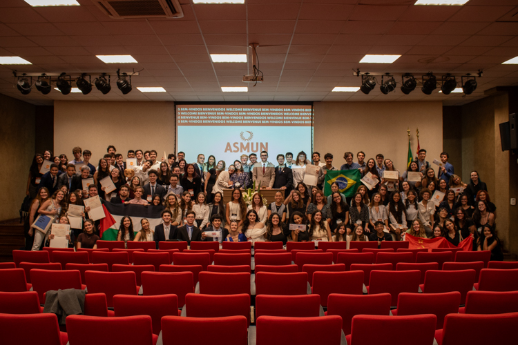 Participantes e Staff da primeira edição do Assunção Model United Nations (ASMUN)