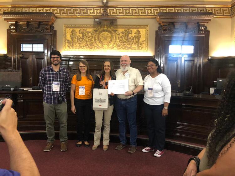 Professores do Assunção sendo homenageados.