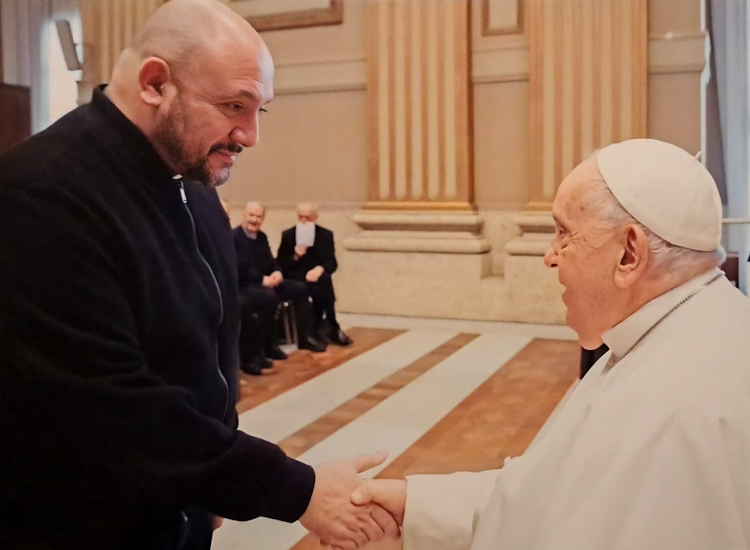 Prof. Dr. Pe. Rodrigo Pires em audiência com o Papa Francisco