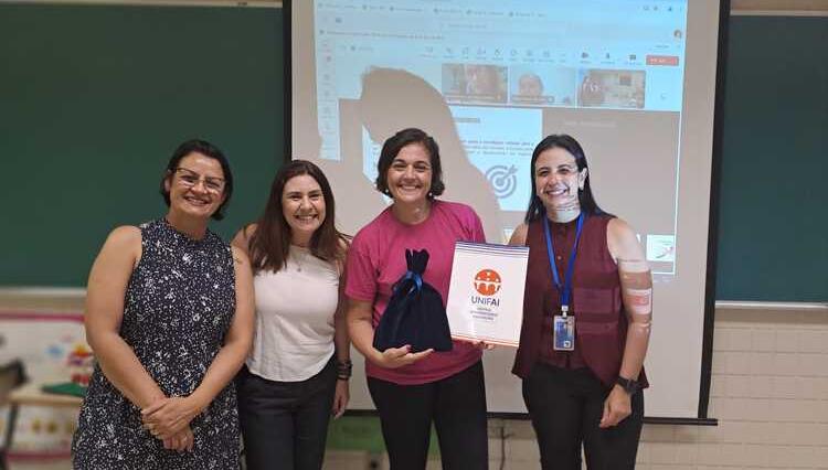 Alunos da Pós-Graduação em Educação Infantil participam de atividade sobre o Brincar