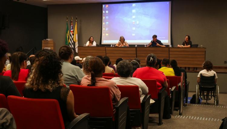 Alunos do Centro Universitário Assunção reunidos no auditório para o II Seminário do PIBID